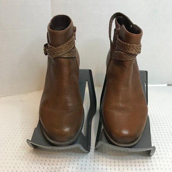 DAVID TATE ANTIQUE PEBBLE GRAIN TAILORED BOOTIE SKIP LUGGAGE SIZE 7.5W NEW - Picture 1 of 10